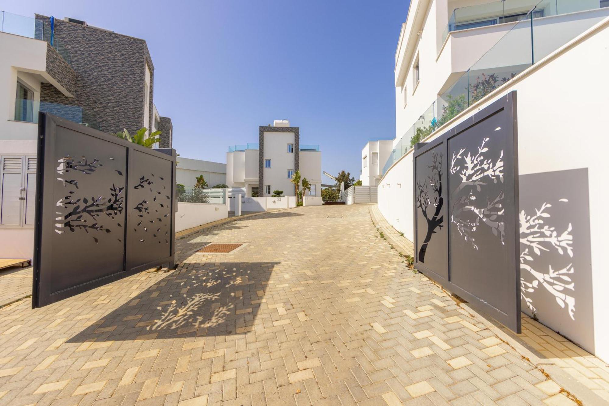 Fig Tree Bay Residences 3 Протарас Екстер'єр фото